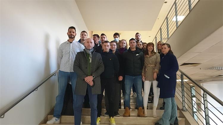 Slika /02_vijesti/2022/1 mjesec/red.jpg